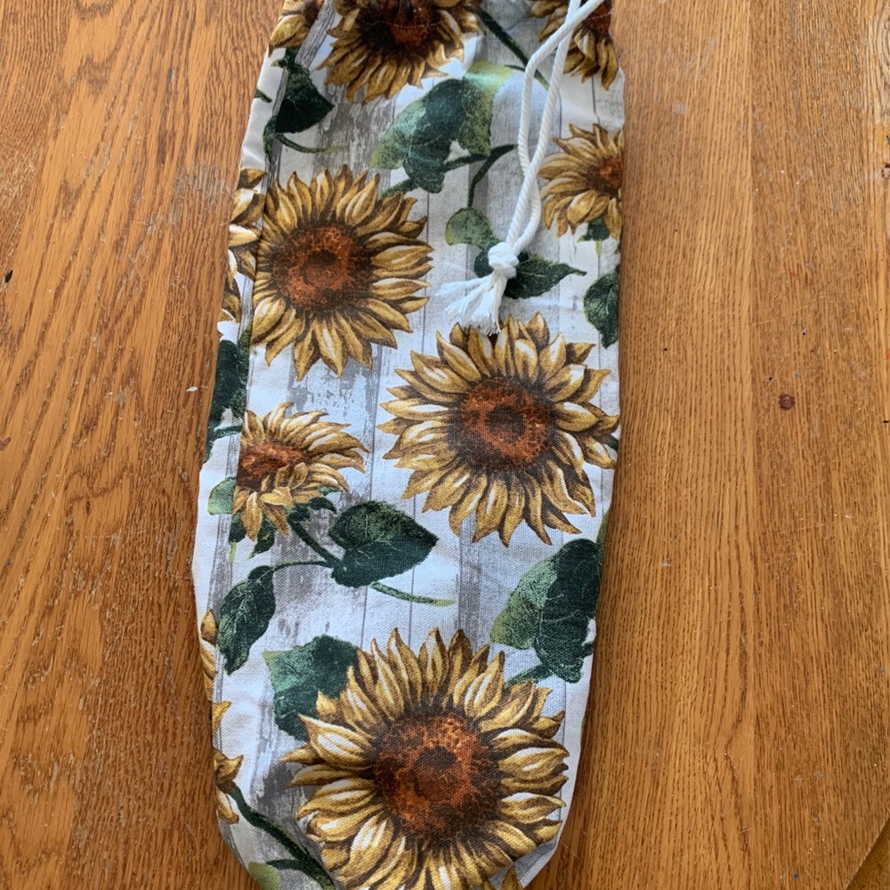 Plastic bag holder